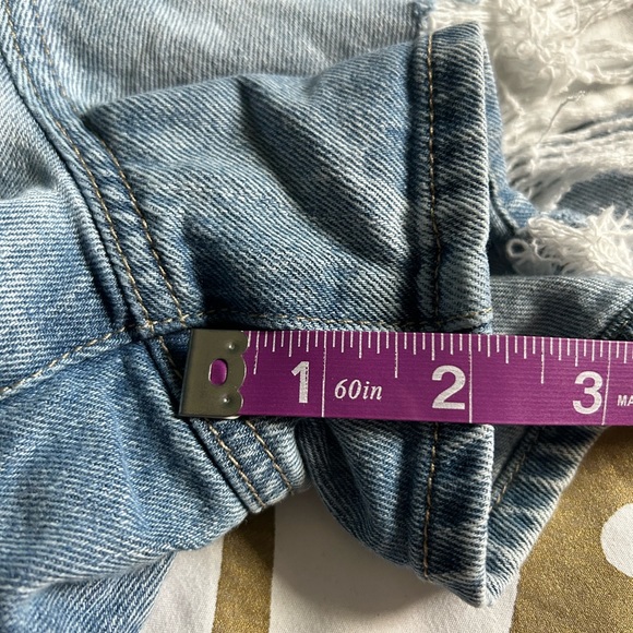 Distressed American Eagle Jean Shorts - Picture 7 of 7